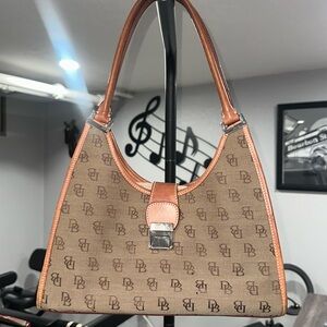 VTG Dooney & Bourke Signature
Crescent Hobo Purse Bag